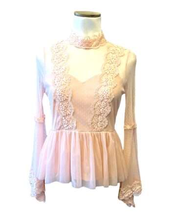 Lace blouse size S/M