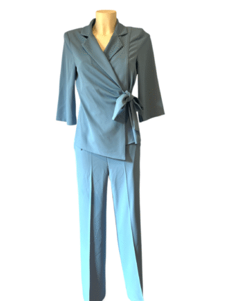 Elegant suit bleu