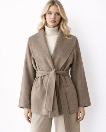 Elegant short trench coat